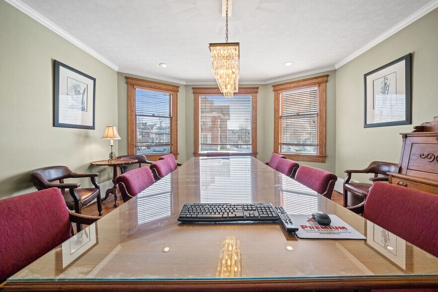 More Photos Of 1337 Virginia St, Charleston Office For Sale