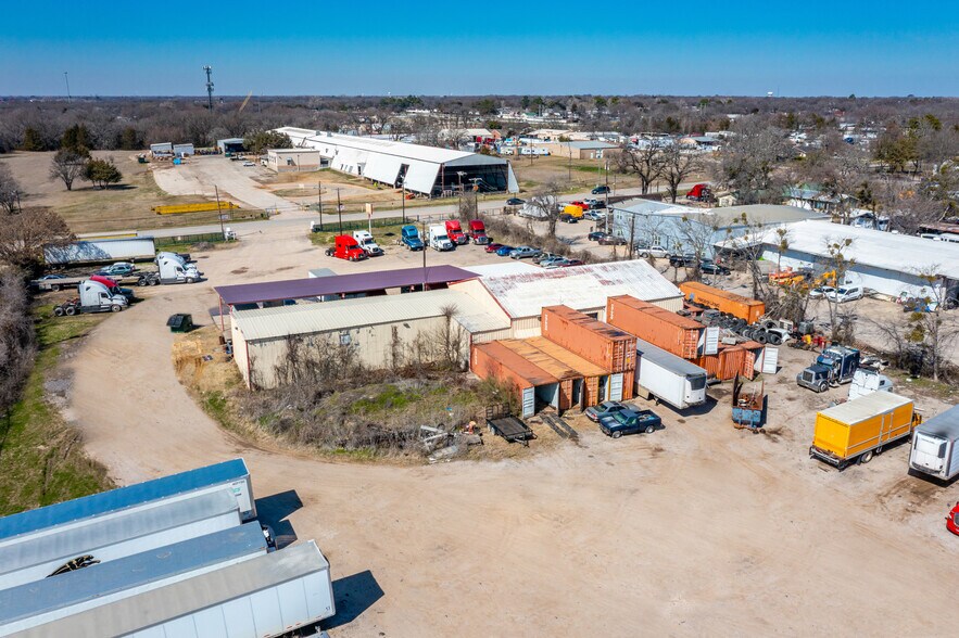 More Photos Of 305 W Simonds Rd, Seagoville Industrial For Sale