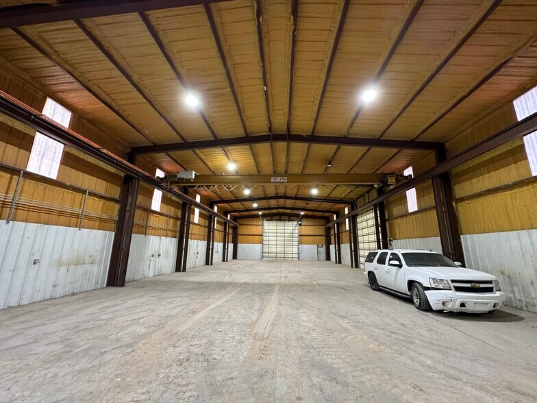 More Photos Of 3460 S Fulton Ave, Odessa Warehouse For Lease