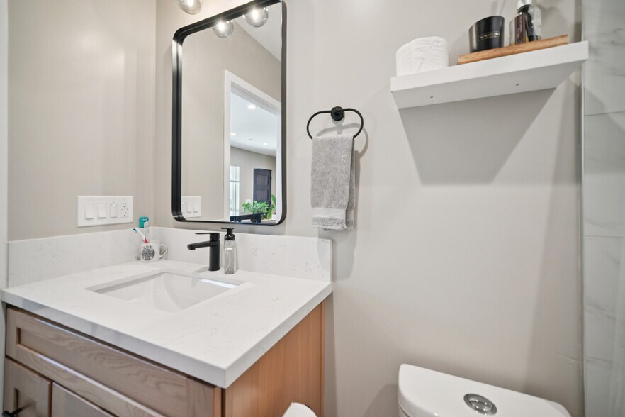 More Photos Of 8434 Oakdale Ave, Winnetka Multifamily For Sale