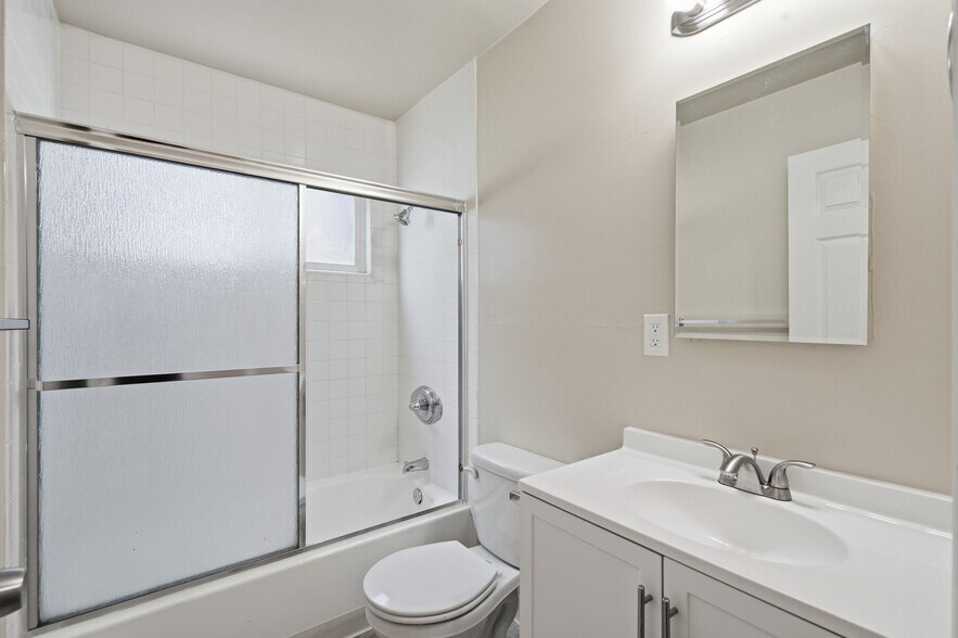 More Photos Of 1255 Woodside Rd, Redwood City Apartments For Sale
