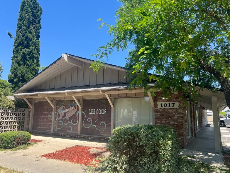More Photos Of 1017 W 18th St, Merced Office For Sale