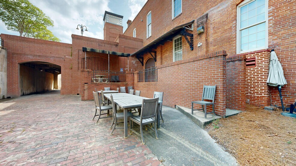 More Photos Of 33 W 11th St, Columbus Loft Creative Space For Lease