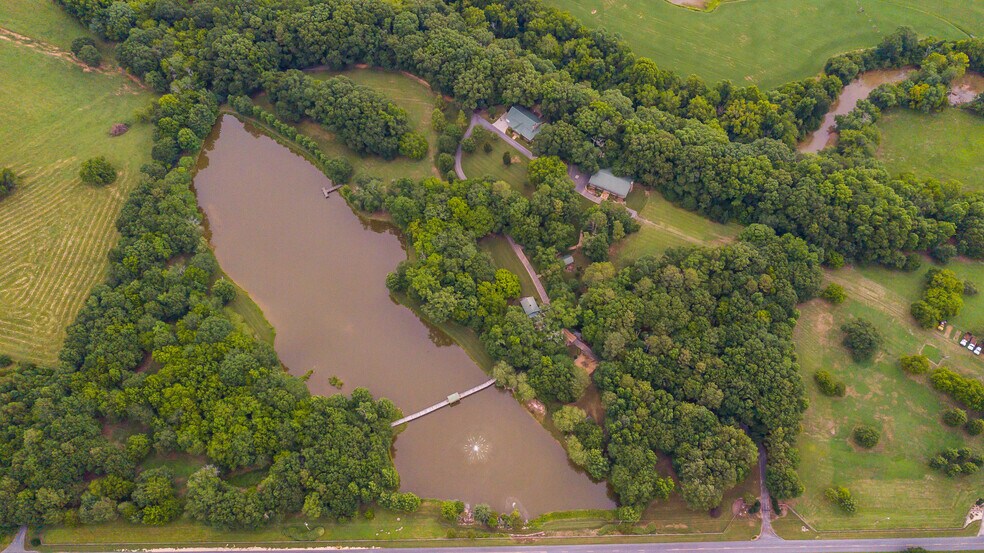 More Photos Of 565 Owens Gin Rd NE, Calhoun Lodge Meeting Hall For Sale