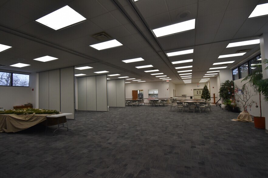 More Photos Of 2905 S Commerce Rd, Wolverine Lake Religious Facility For Lease