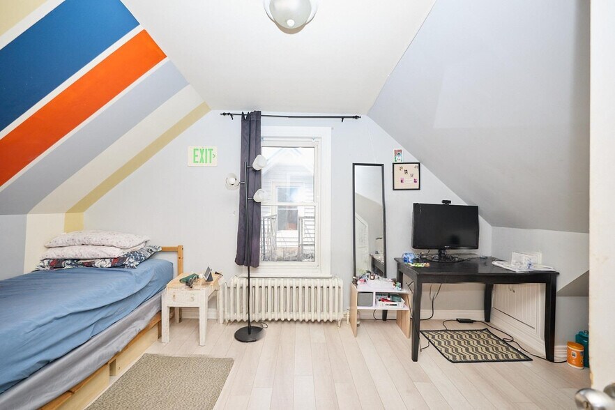 More Photos Of 50 Welland Av, St Catharines Apartments For Sale