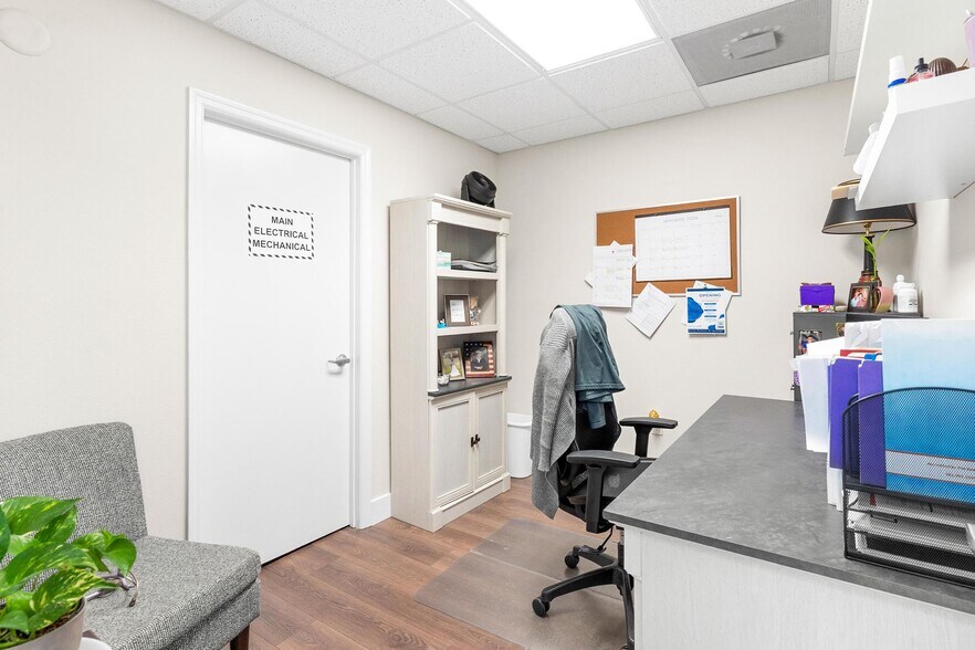 More Photos Of 920 ROLLING ACRES Rd, Lady Lake Medical For Sale