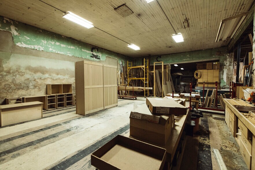 More Photos Of 75 Main St, Maxwell Warehouse For Lease