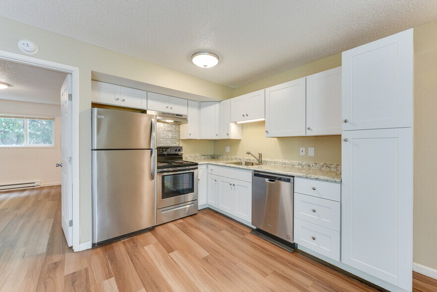 More Photos Of 4633 SW Huber St, Portland Apartments For Sale