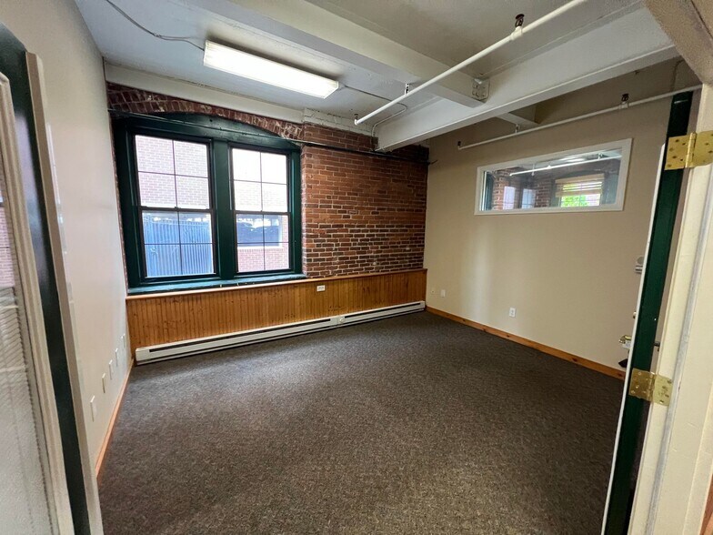 More Photos Of 31 S Main St, Concord General Retail For Sale