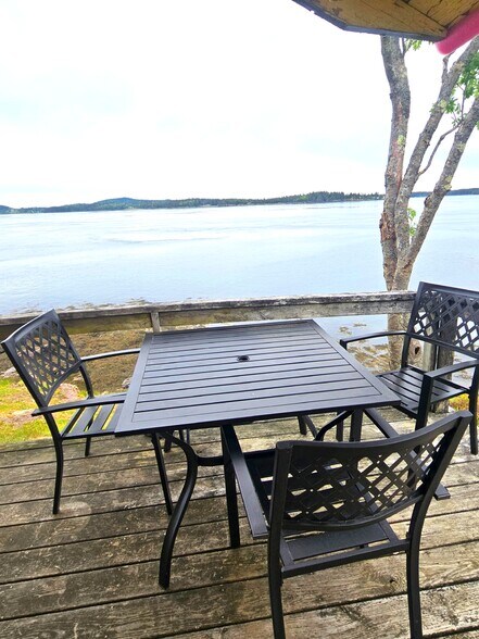 More Photos Of 24 Harris Point Rd, Eastport Hotel For Sale