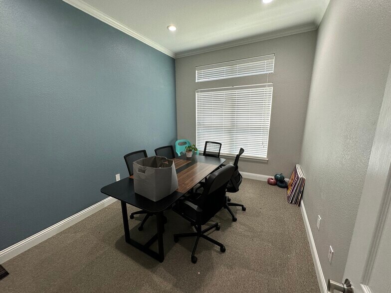 More Photos Of 2785 Rockbrook Dr, Lewisville Medical For Lease
