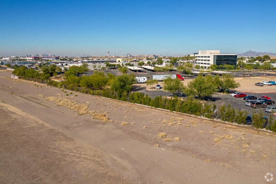 More Photos Of 3232 S 48th St, Phoenix Warehouse For Lease