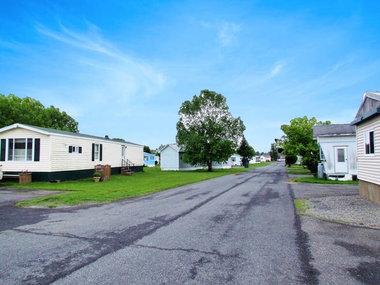 More Photos Of 50 Davis St, Presque Isle Multifamily For Sale