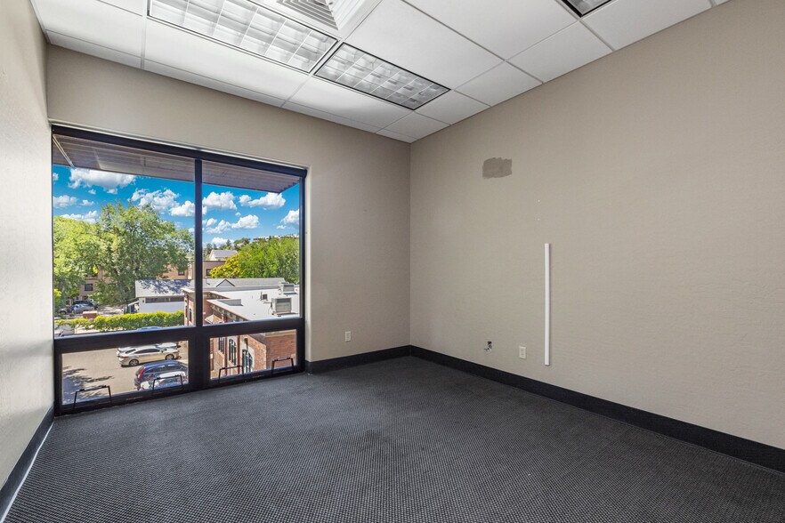 More Photos Of 325 W Gurley St, Prescott Office For Lease