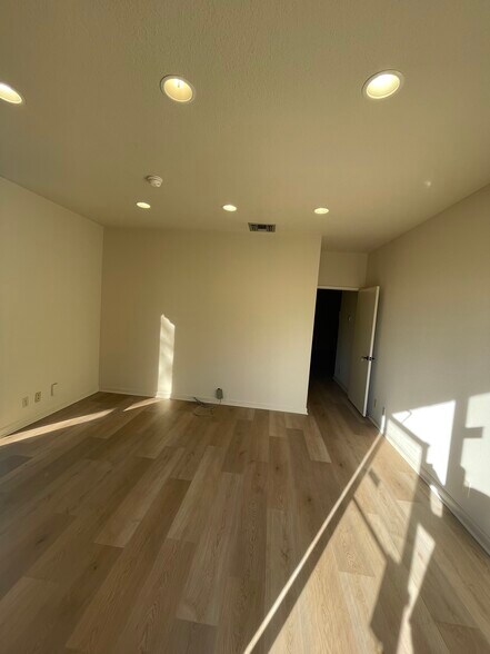 More Photos Of 96 W Campbell Ave, Campbell Office For Lease