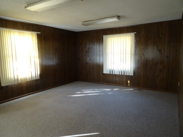 More Photos Of 612 W Fort Scott St, Butler Office For Sale