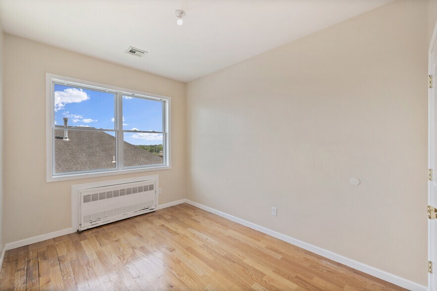 More Photos Of 342 Blauvelt Rd, Monsey Apartments For Sale