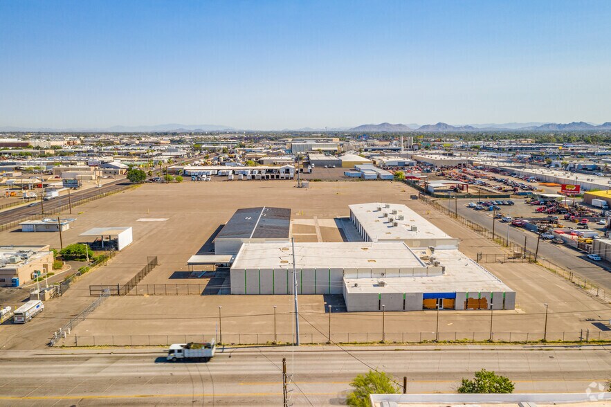 More Photos Of 2600 W McDowell Rd, Phoenix Service For Lease