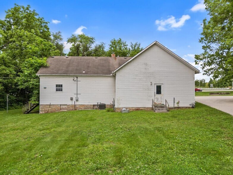 More Photos Of 505 MO-273 Highway, Tracy Freestanding For Sale