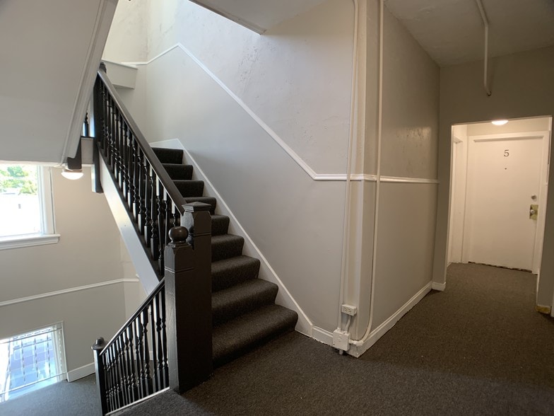 More Photos Of 105 N Depot St, Somonauk Apartments For Sale