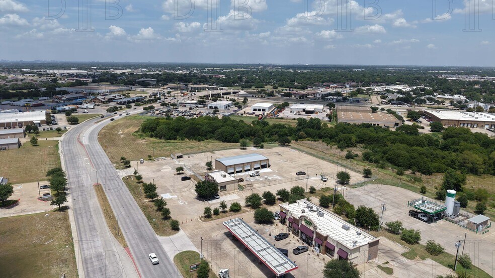 More Photos Of 1720 S Town East Blvd, Mesquite Service For Lease