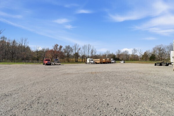 More Photos Of 1018 Abiff Rd, Bon Aqua Service For Sale