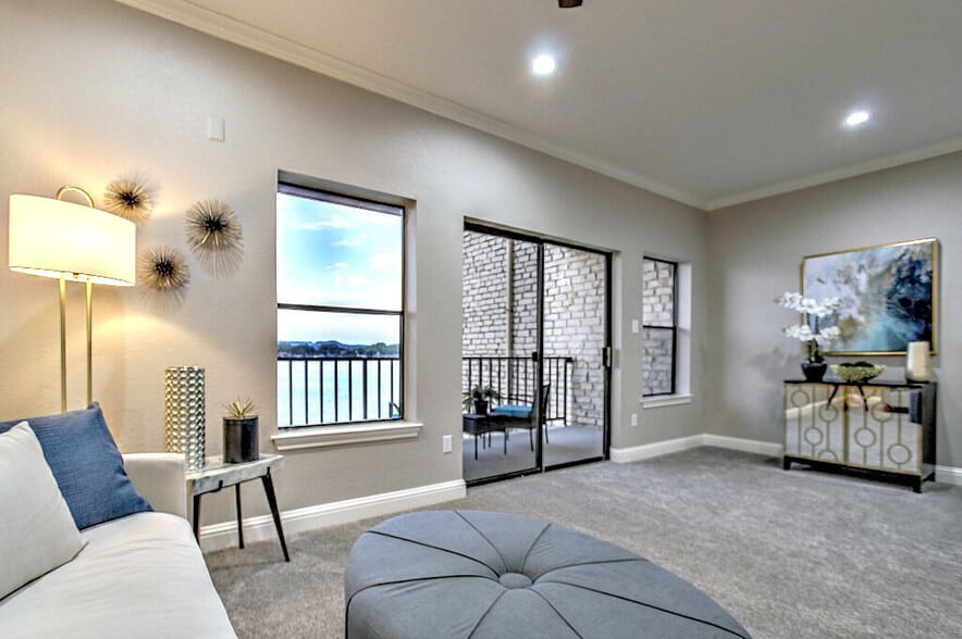 More Photos Of 401 E Pearl St, Granbury Apartments For Sale