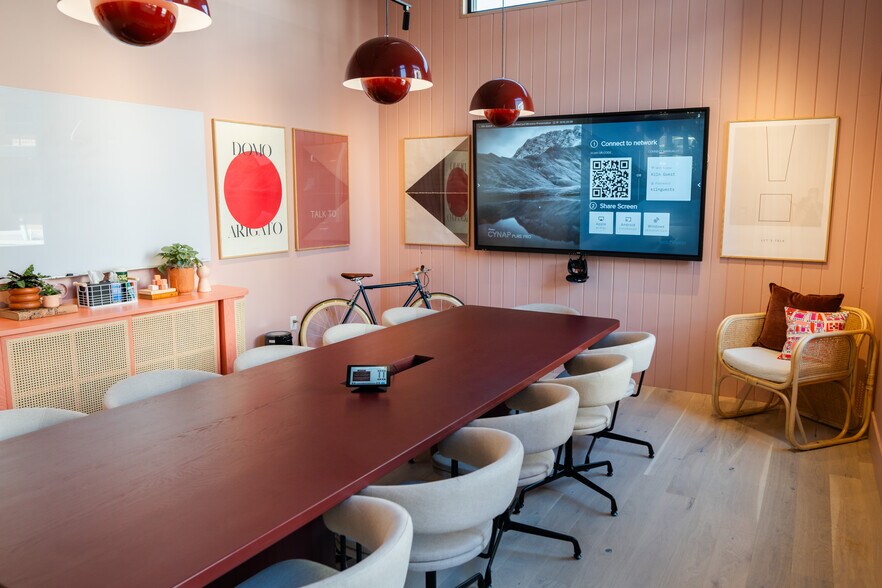 More Photos Of 1801 E Camelback Rd, Phoenix General Retail For Lease