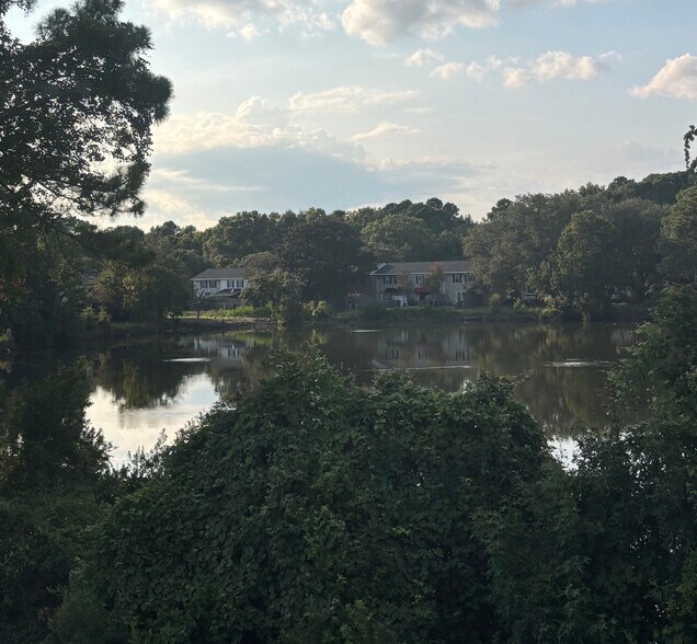 More Photos Of 814 Johnnie Dodds Blvd, Mount Pleasant Medical For Lease