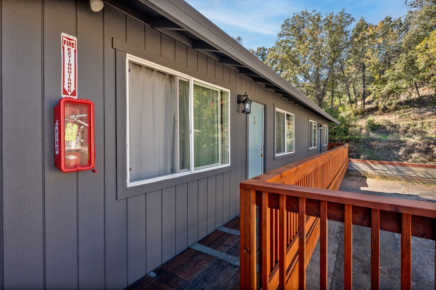 More Photos Of 2020 S Dora St, Ukiah Apartments For Sale