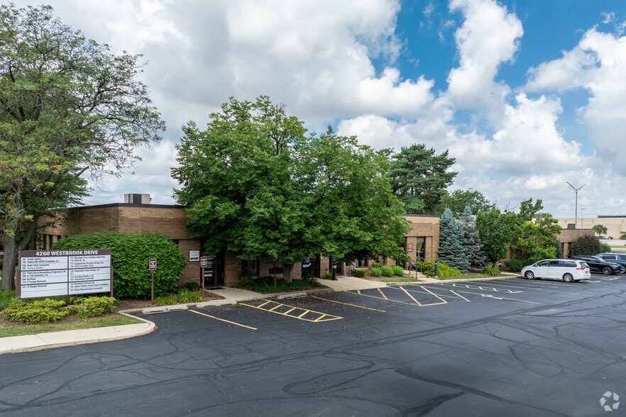 More Photos Of 4260 Westbrook Dr, Aurora Loft Creative Space For Lease