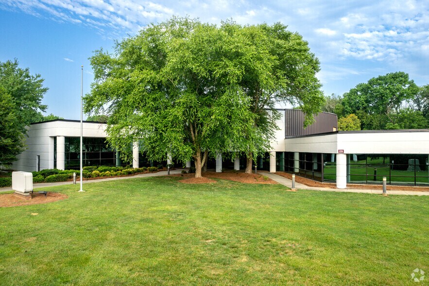 More Photos Of 1251 Arrow Pine Dr, Charlotte Coworking Space