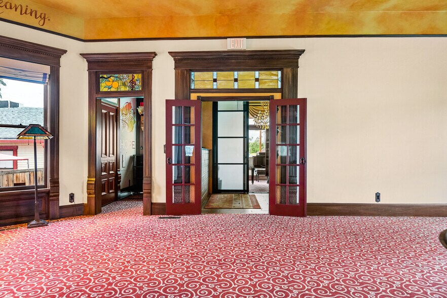 More Photos Of 214 E Olive Ave, Redlands Office For Sale