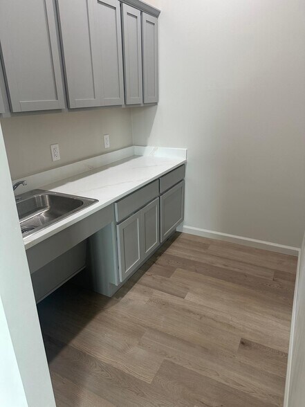 More Photos Of 607 Crystal Falls Pky, Leander Office For Sale