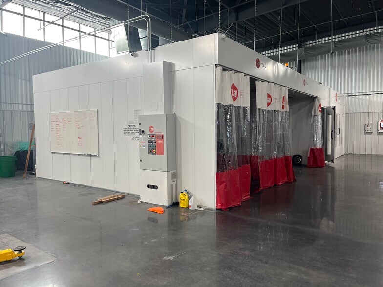 More Photos Of 18413 Intercontinental Crossing Dr, Houston Warehouse For Sale