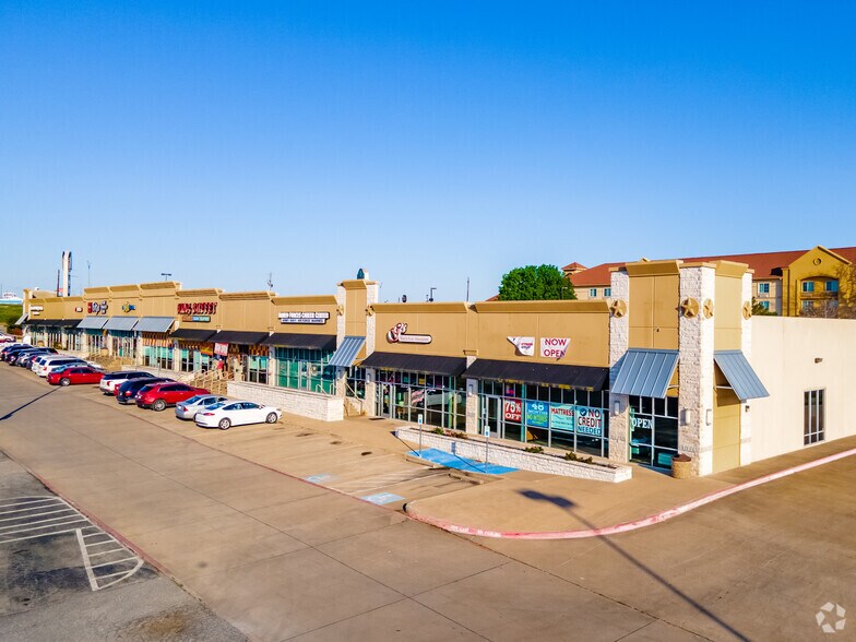 More Photos Of 2916 N US Highway 75, Sherman Storefront For Lease