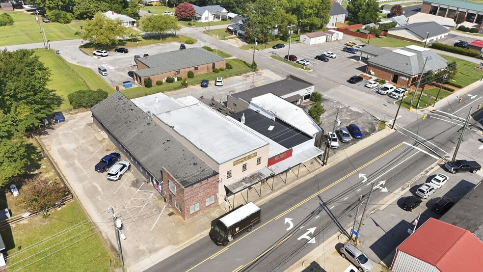 More Photos Of 30 S McKinley St, Coats Sports And Entertainment For Sale
