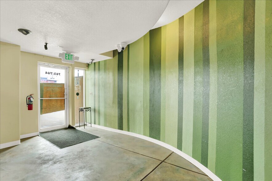 More Photos Of 762 Kalamath St, Denver Industrial For Sale