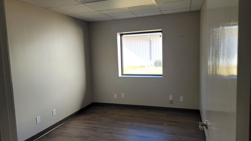More Photos Of 600 S Loop 485, Gladewater Manufacturing For Lease