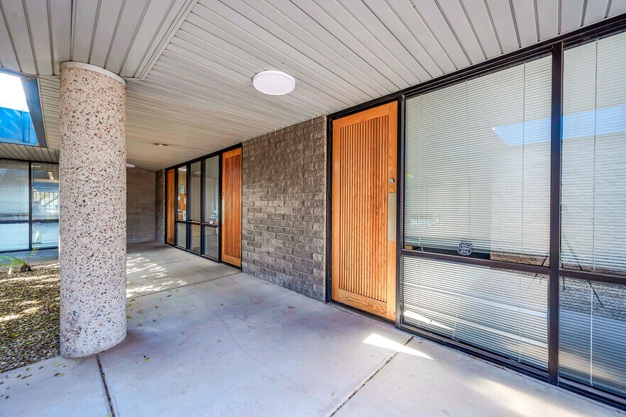 More Photos Of 145 E University Dr, Mesa Office For Lease