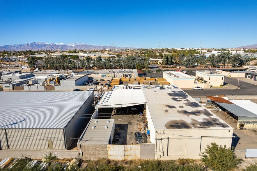More Photos Of 2272 Crestline Loop, North Las Vegas Auto Repair For Sale