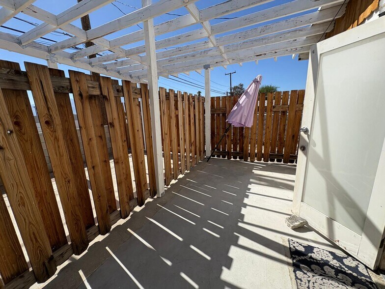 More Photos Of 66229 8th St, Desert Hot Springs Apartments For Sale