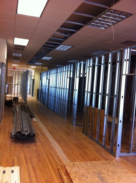 More Photos Of 5700 6th Ave, Kenosha Storefront Retail Office For Lease