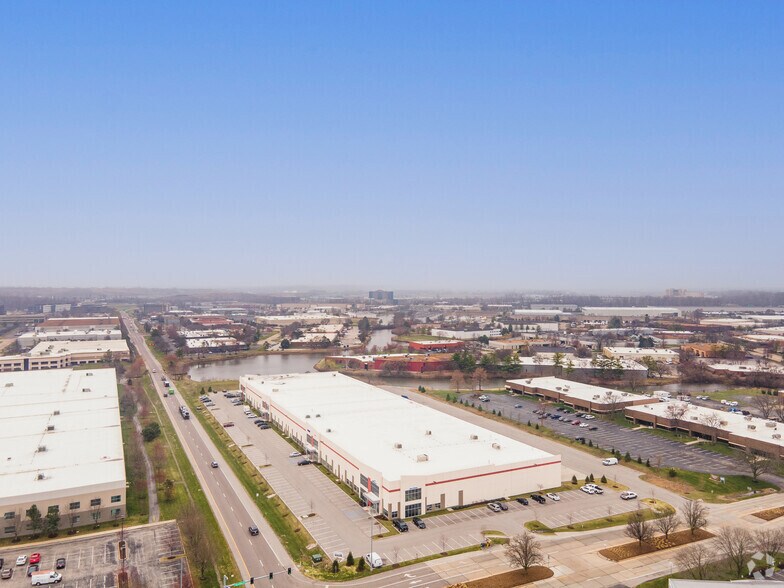 More Photos Of 4207-4227 Earth City Expy, Earth City Warehouse For Lease