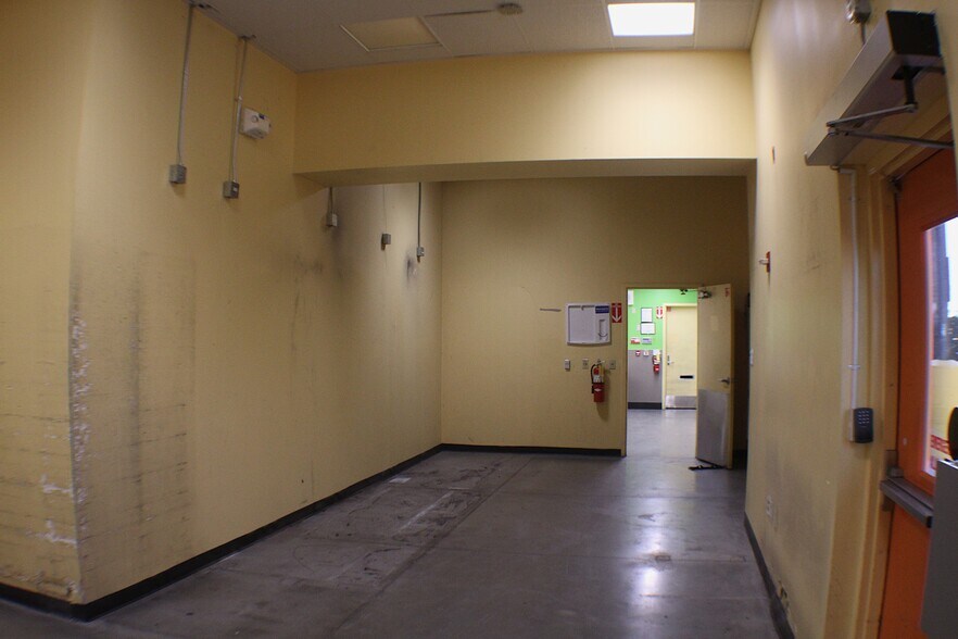 More Photos Of 869 W Florida Ave, Hemet Unknown For Lease