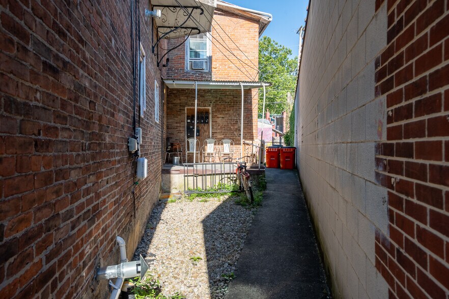 More Photos Of 250-252 Xenia Ave, Yellow Springs Storefront Retail Residential For Sale