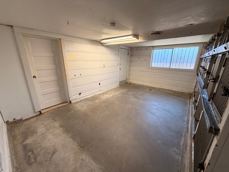 More Photos Of 311 Nestles Rd, Soledad Veterinarian Kennel For Sale