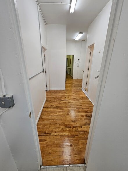 More Photos Of 6623 San Fernando Rd, Glendale Storefront Retail Office For Sale