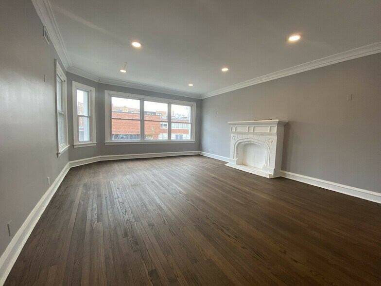 More Photos Of 7600 S Phillips Ave, Chicago Apartments For Sale